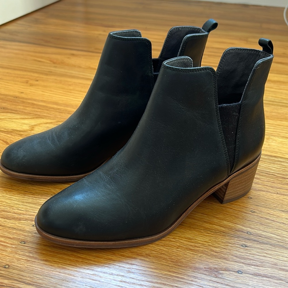 Size 6.5 Dr Scholls booties